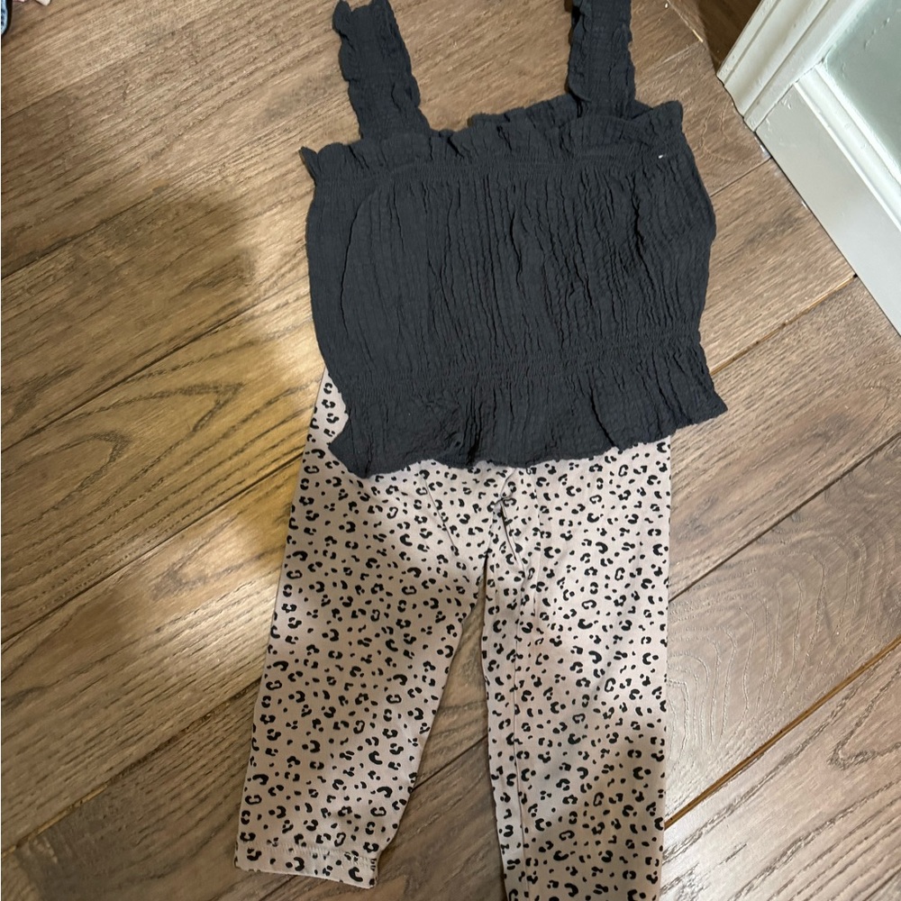 Girls leopard capri pants and black top set